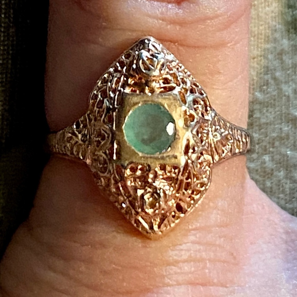 NWOT .25CTW GENUINE ROUND CUT EMERALD ROSE GOLD RING. - Picture 8 of 12